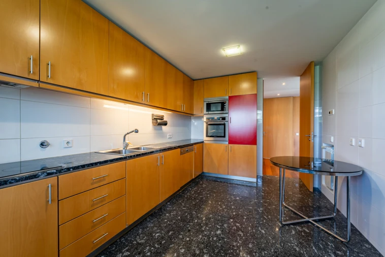 Apartamento T4 para Venda em Campanhã Foto 5