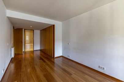 Apartamento T2 para Venda em Lordelo do Ouro e Massarelos