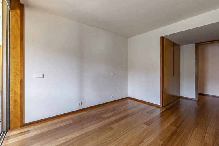 Apartamento T2 para Venda em Lordelo do Ouro e Massarelos Foto 17