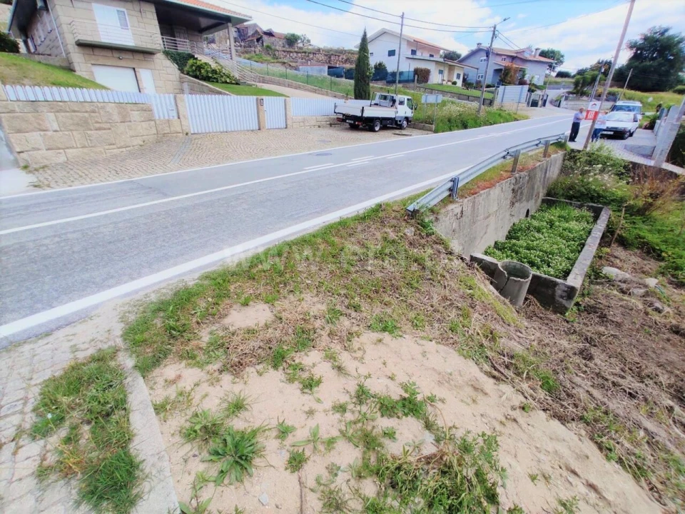 Terreno para Venda em Penhalonga e Paços de Gaiolo Foto 6