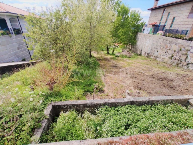 Terreno para Venda em Penhalonga e Paços de Gaiolo Foto 2