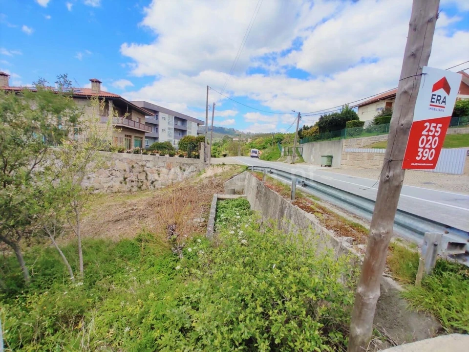 Terreno para Venda em Penhalonga e Paços de Gaiolo Foto 9