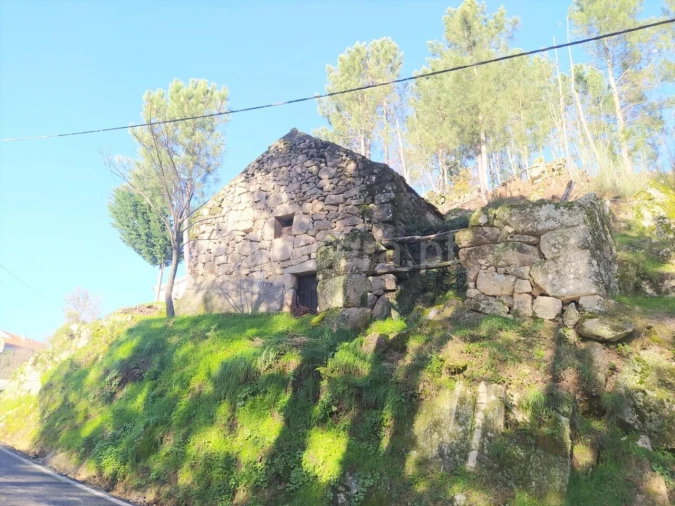 Terreno para Venda em Ferreiros de Tendais Foto 2