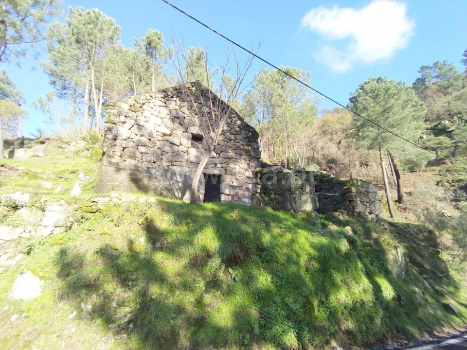 Terreno para Venda em Ferreiros de Tendais Foto 4