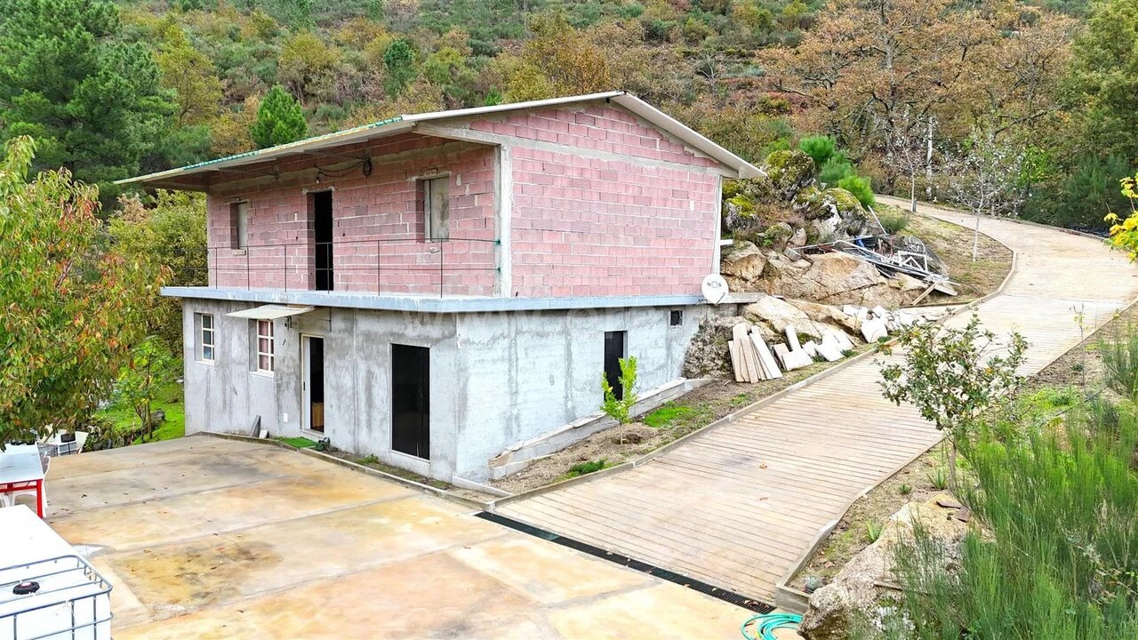 Terreno para Venda em Ferreiros de Tendais Foto 9