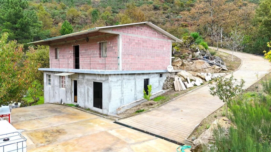 Terreno para Venda em Ferreiros de Tendais Foto 9