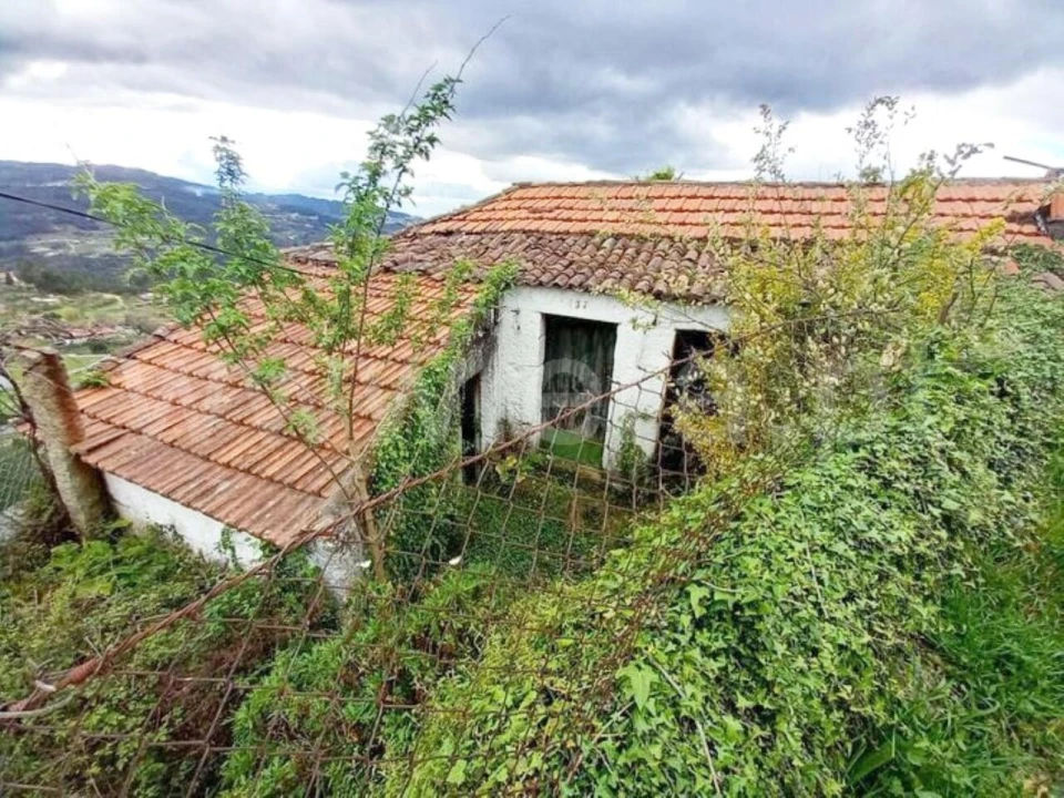 Moradia T0 para Venda em Penhalonga e Paços de Gaiolo Foto 3