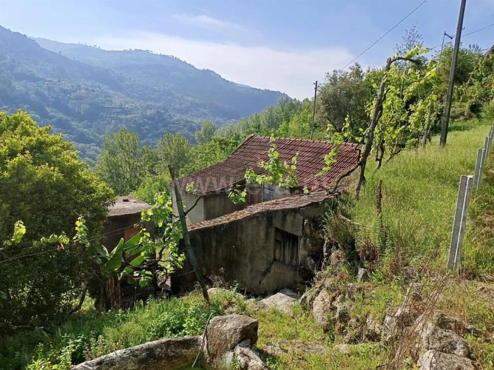 Moradia T1 para Venda em Ferreiros de Tendais Foto 9