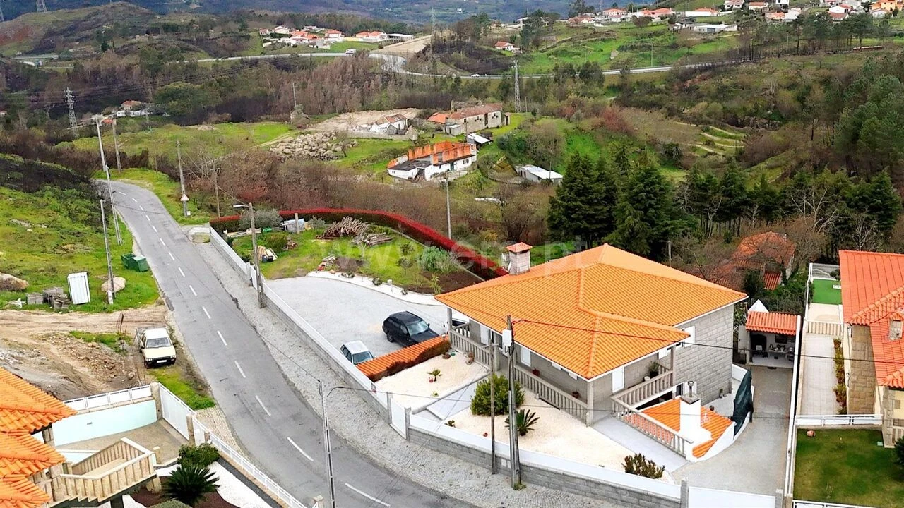 Moradia T3 para Venda em Soalhães Foto 2