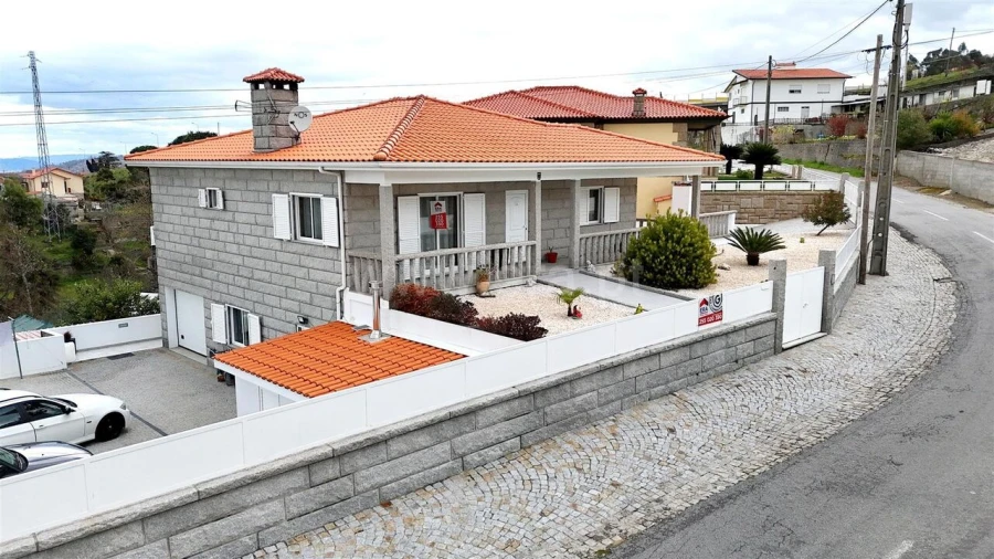 Moradia T3 para Venda em Soalhães Foto 9