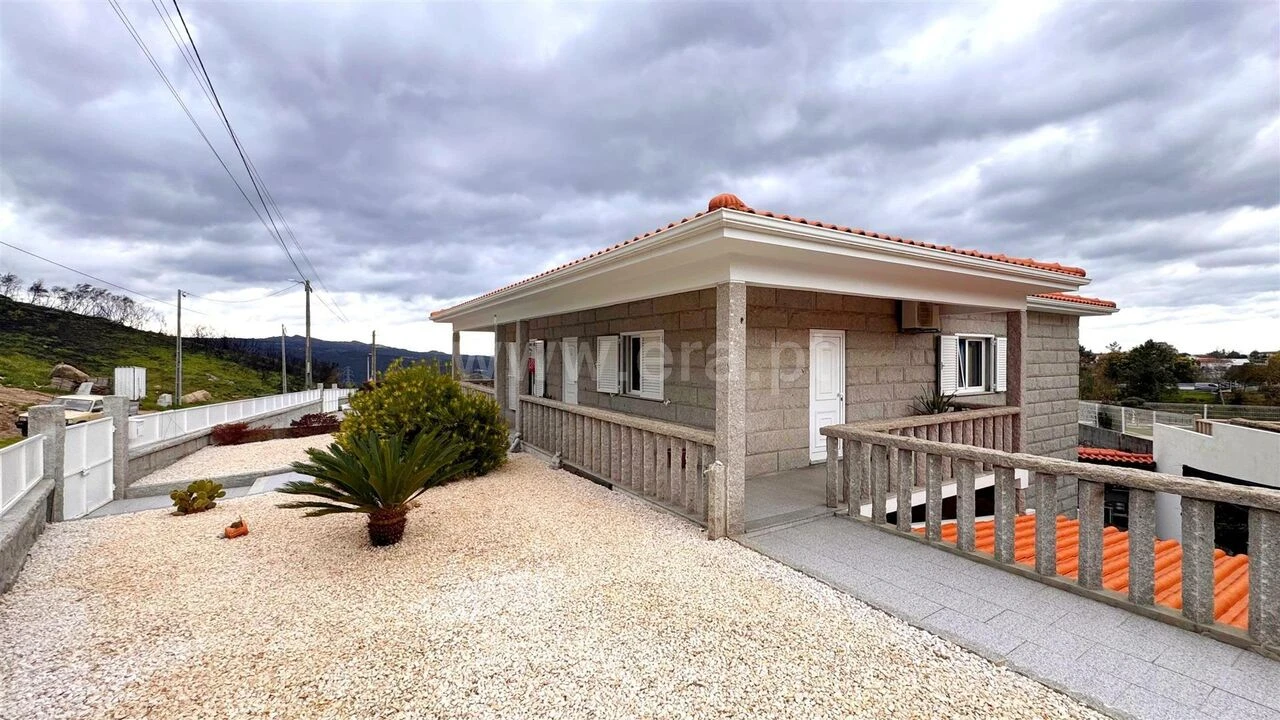 Moradia T3 para Venda em Soalhães Foto 8