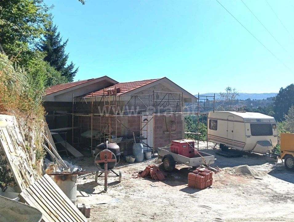 Terreno para Venda em Avessadas e Rosém Foto 1
