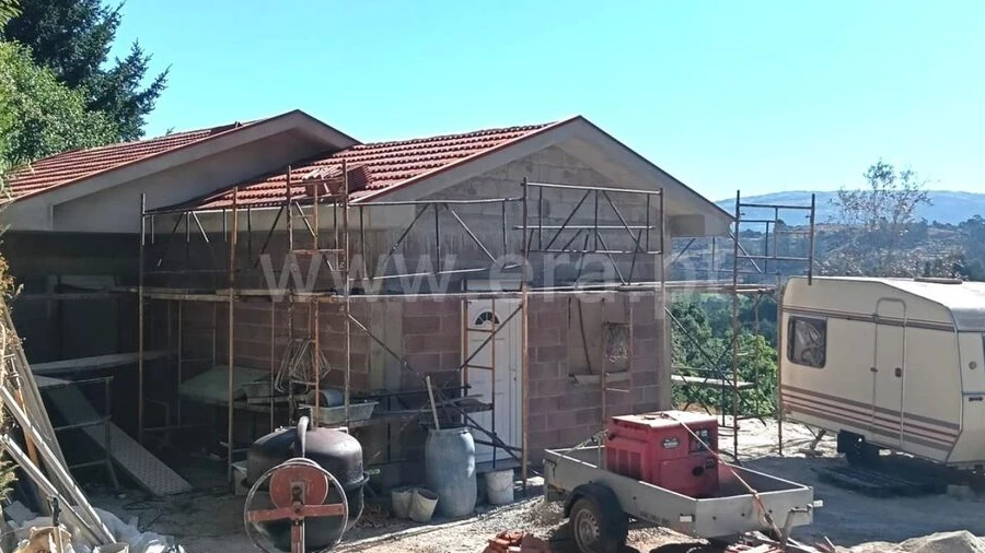 Terreno para Venda em Avessadas e Rosém