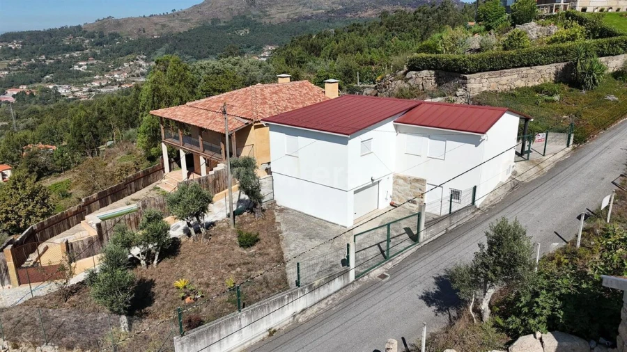 Moradia T3 para Venda em Penhalonga e Paços de Gaiolo Foto 2