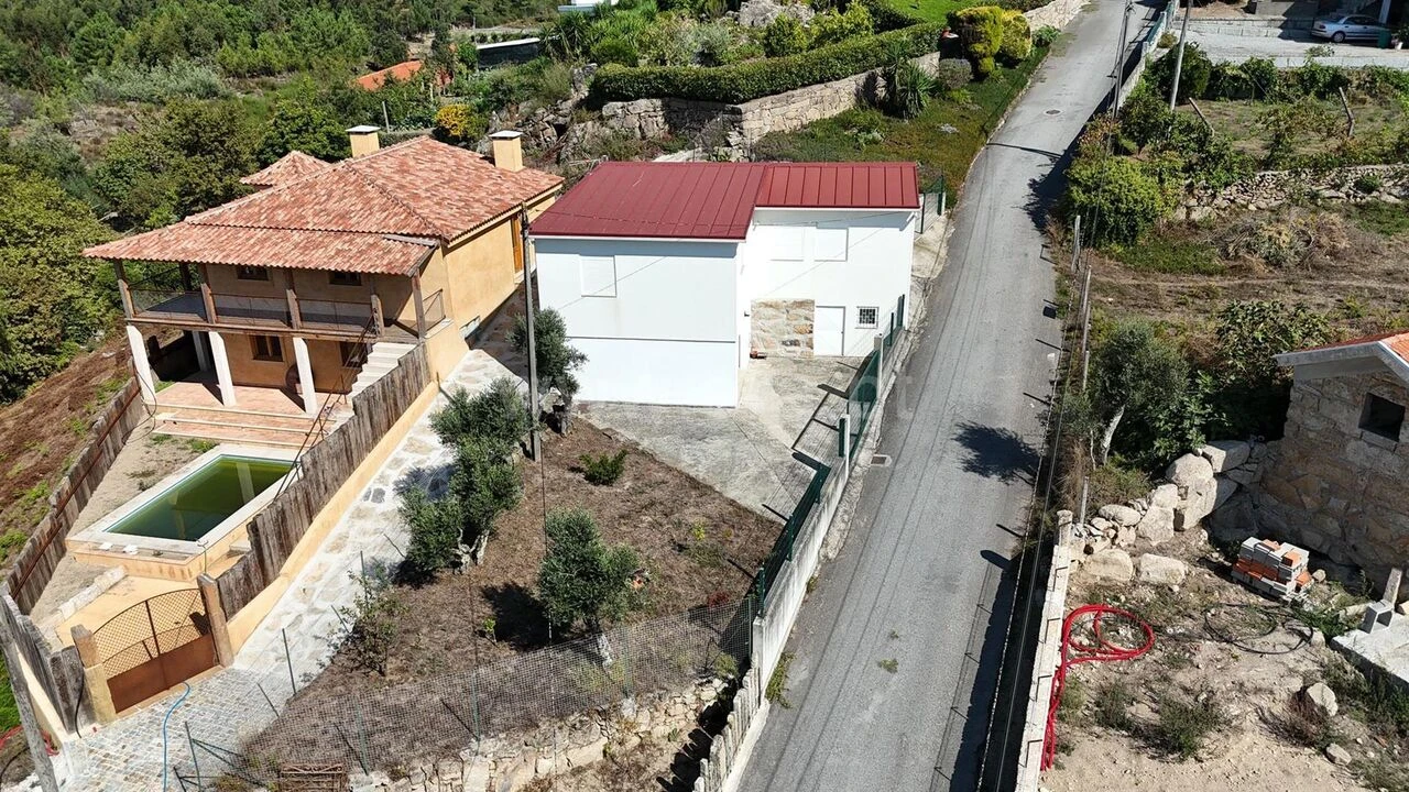 Moradia T3 para Venda em Penhalonga e Paços de Gaiolo Foto 4