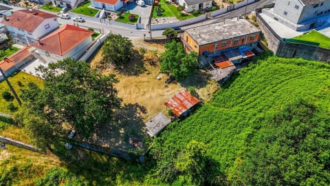 Armazém para Venda em Sande e São Lourenço