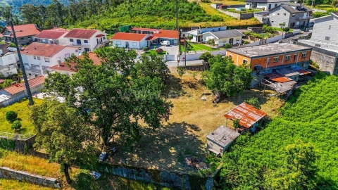 Armazém para Venda em Sande e São Lourenço