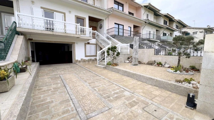 Moradia T4 para Venda em Alpendorada, Várzea e Torrão Foto 4