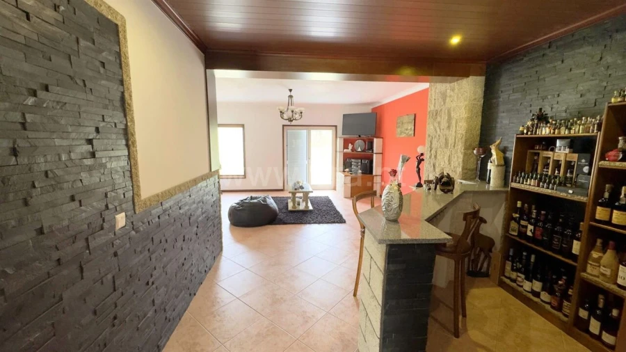 Moradia T4 para Venda em Alpendorada, Várzea e Torrão Foto 8