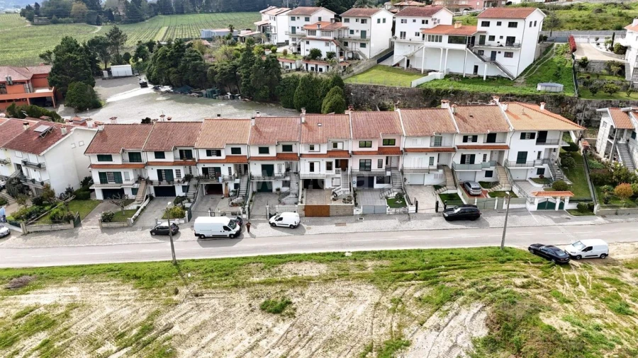 Moradia T4 para Venda em Alpendorada, Várzea e Torrão Foto 2