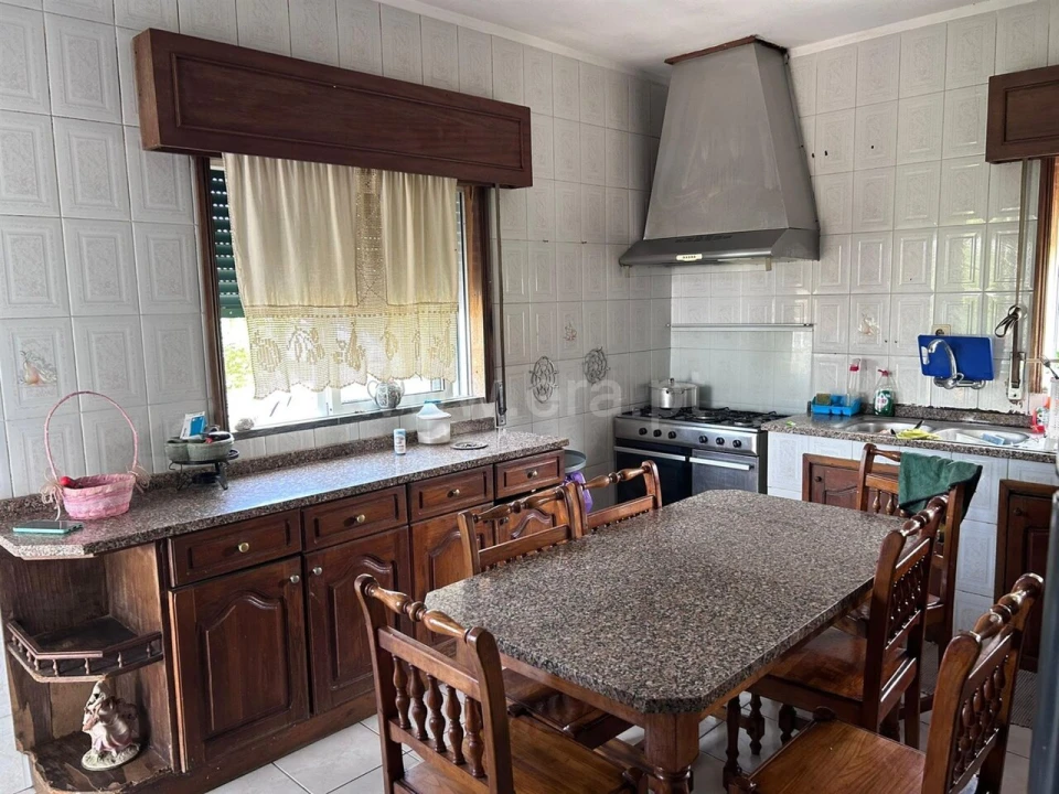 Moradia T2 para Venda em Avessadas e Rosém Foto 3