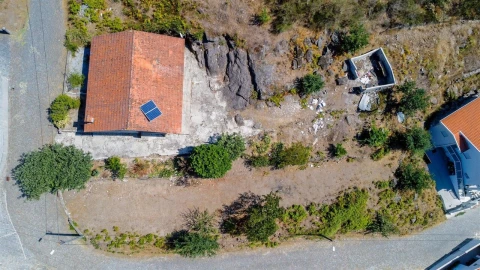 Moradia T2 para Venda em Avessadas e Rosém