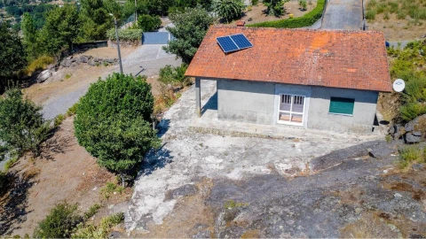 Moradia T2 para Venda em Avessadas e Rosém
