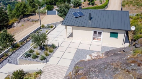 Moradia T2 para Venda em Avessadas e Rosém