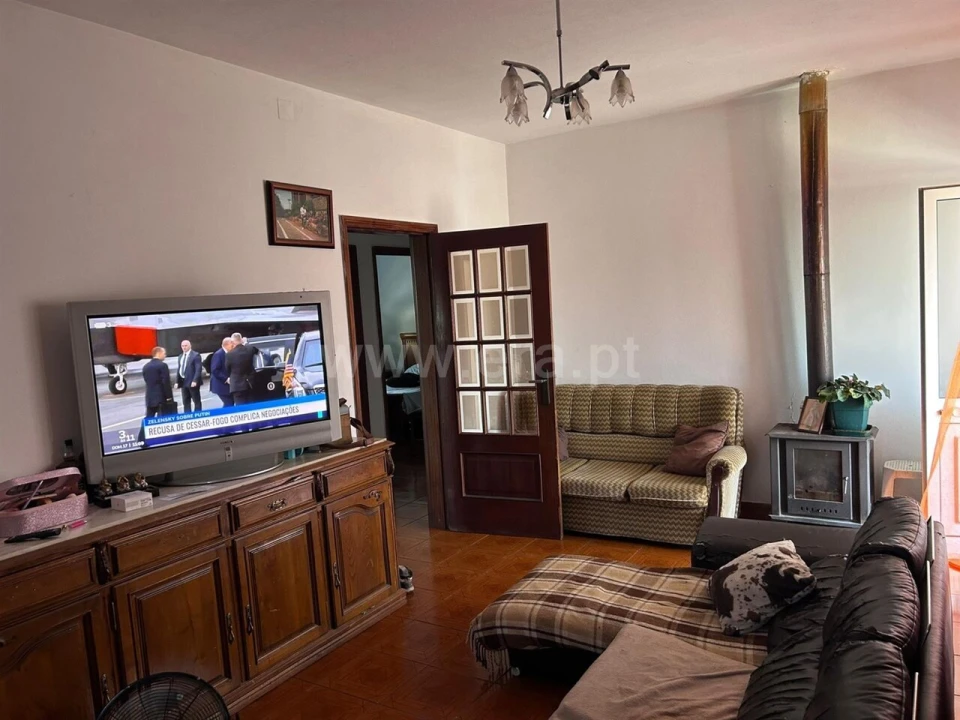 Moradia T2 para Venda em Avessadas e Rosém Foto 8