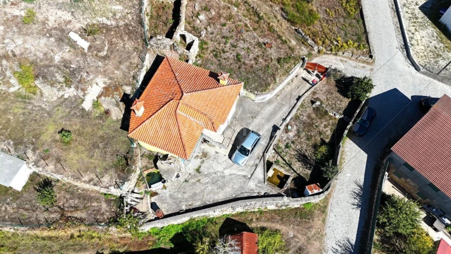 Moradia T2 para Venda em Penhalonga e Paços de Gaiolo Foto 8