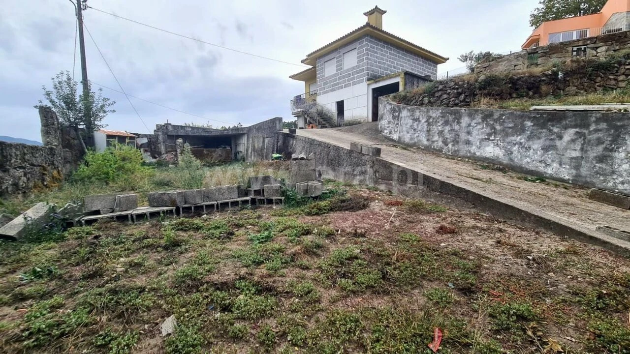 Moradia T2 para Venda em Penhalonga e Paços de Gaiolo Foto 2