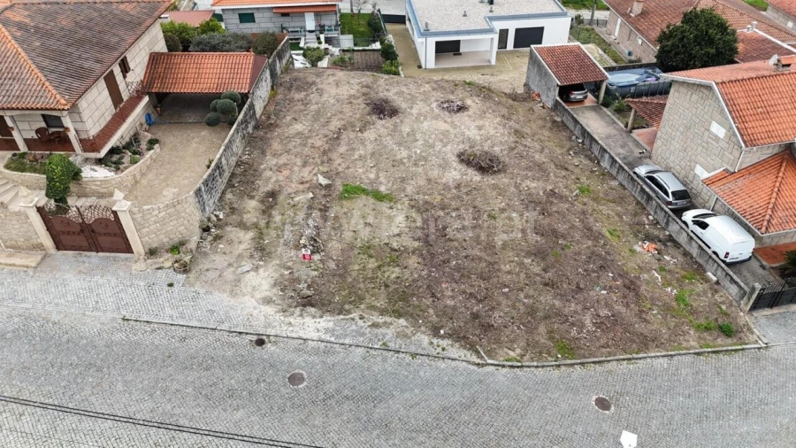 Terreno para Venda em Alpendorada, Várzea e Torrão Foto 1