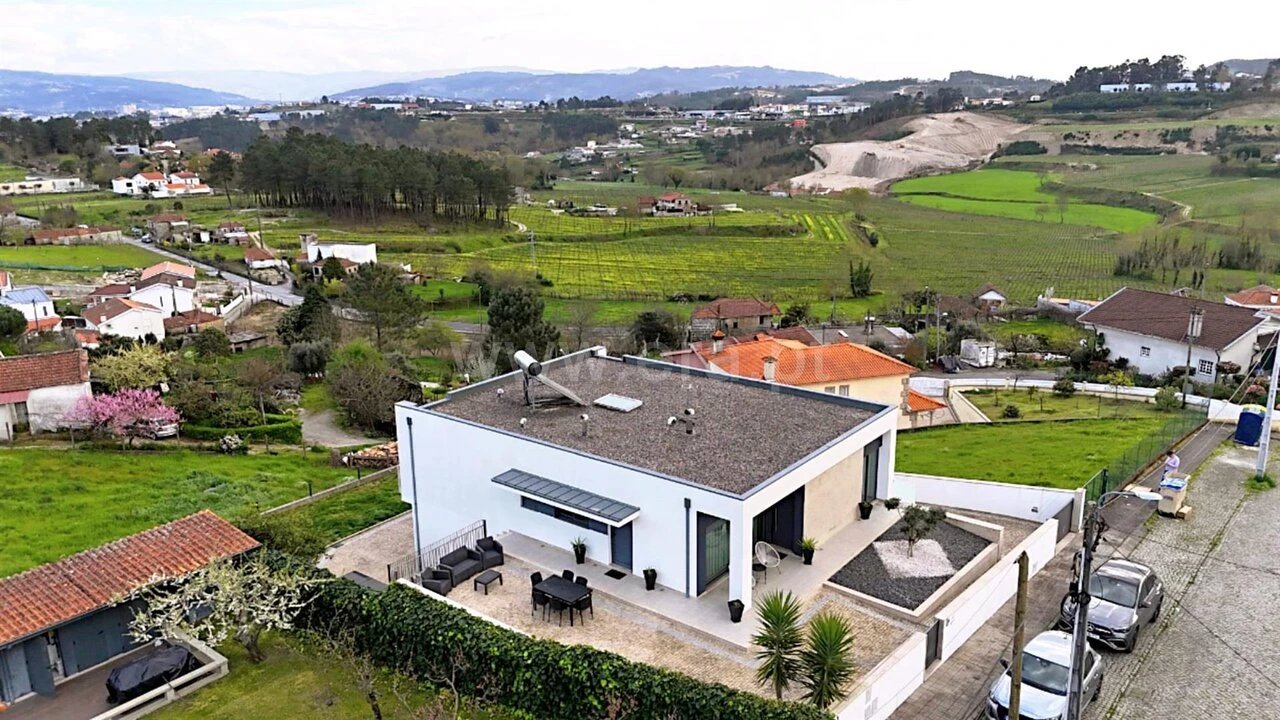 Moradia T3 para Venda em Castelões Foto 1