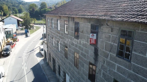 Moradia T0 para Venda em Paredes de Viadores e Manhuncelos