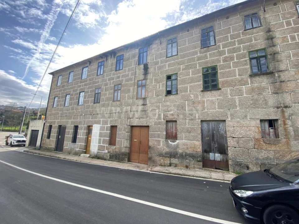 Moradia T0 para Venda em Paredes de Viadores e Manhuncelos Foto 1