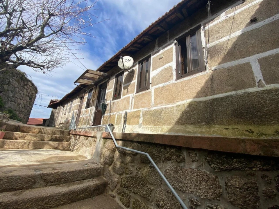 Moradia T0 para Venda em Paredes de Viadores e Manhuncelos Foto 3