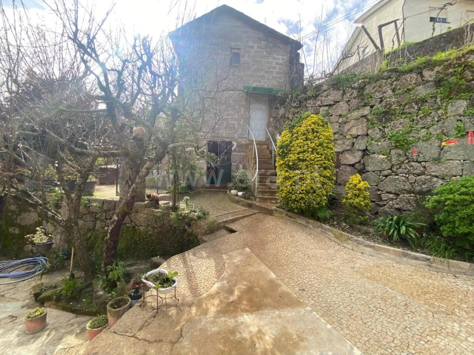 Moradia T0 para Venda em Paredes de Viadores e Manhuncelos Foto 6