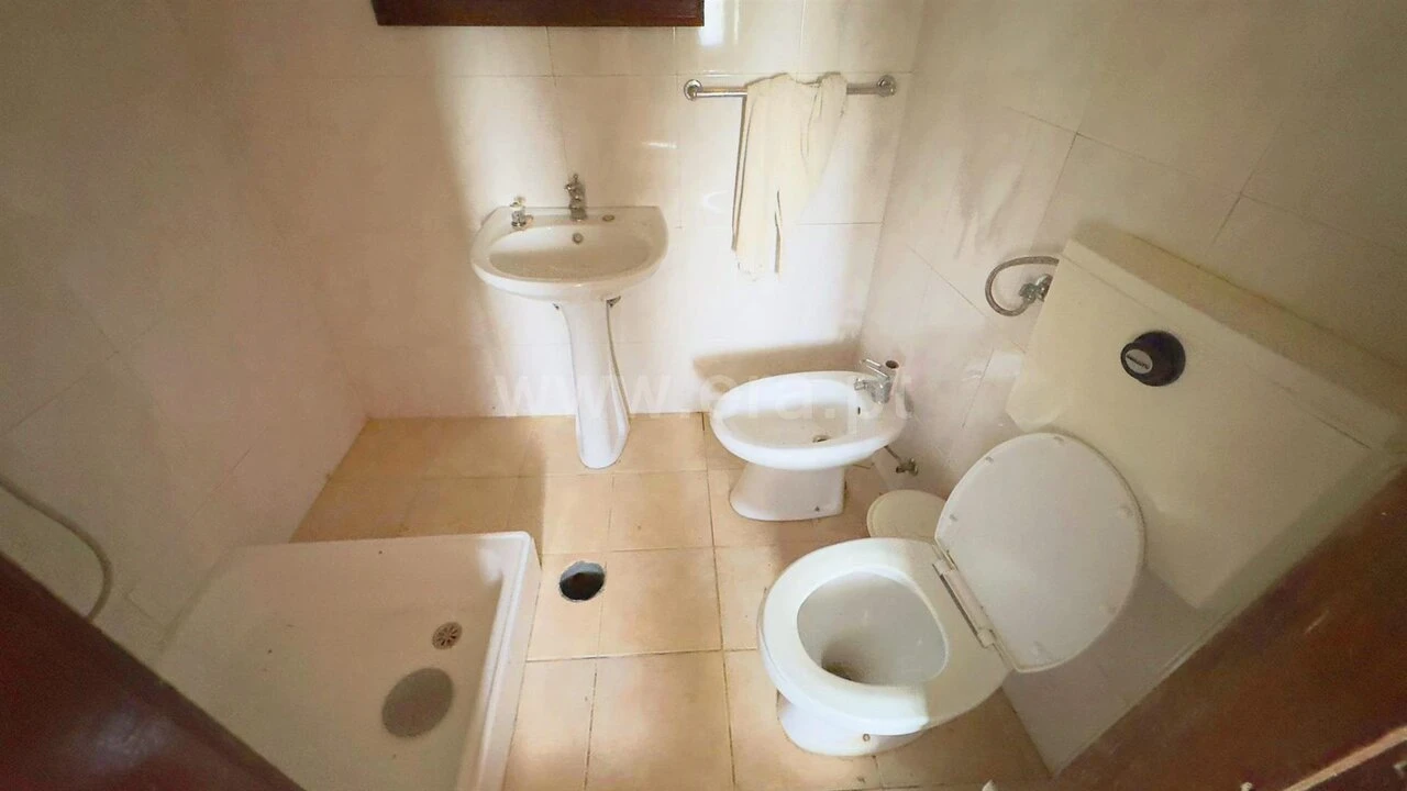 Moradia T0 para Venda em Alpendorada, Várzea e Torrão Foto 9