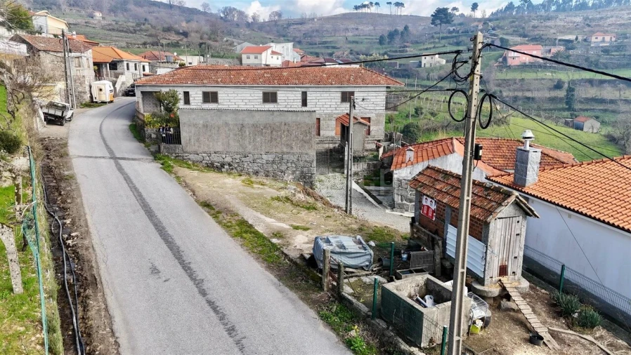 Moradia T0 para Venda em Gestaço Foto 4