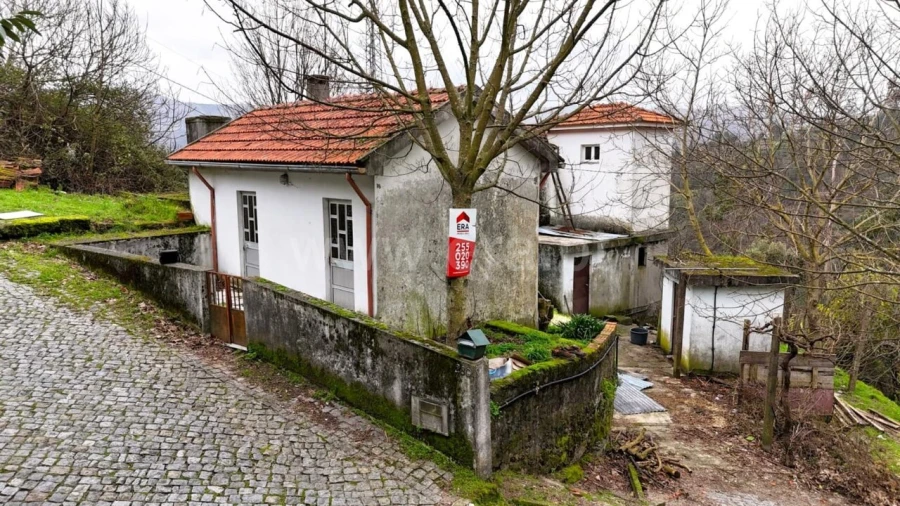 Moradia T4 para Venda em Gove Foto 1