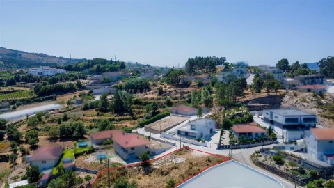 Terreno para Venda em Avessadas e Rosém