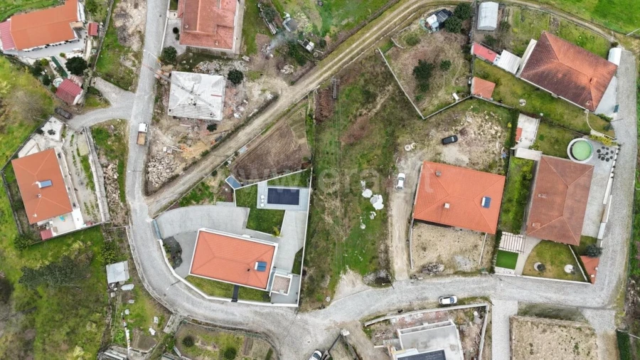 Terreno para Venda em Avessadas e Rosém Foto 1