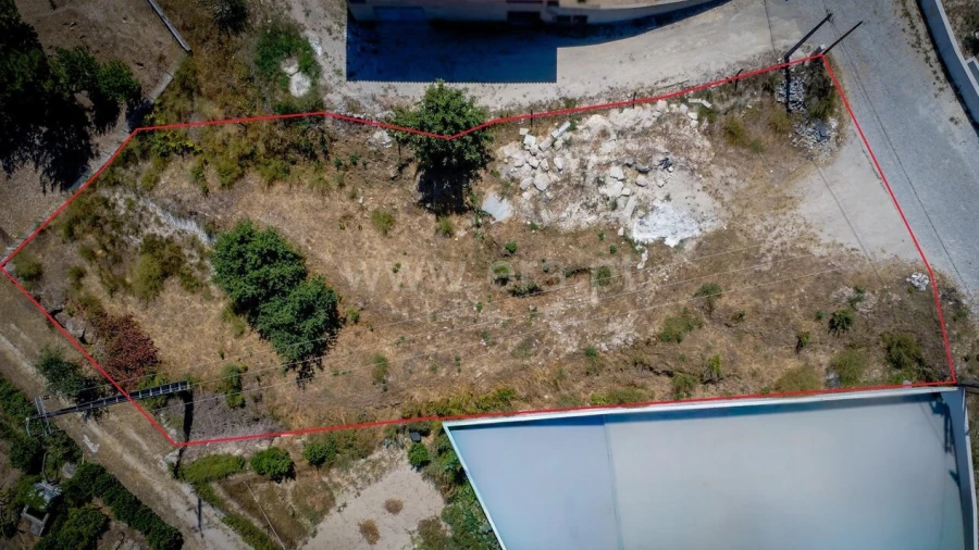 Terreno para Venda em Avessadas e Rosém
