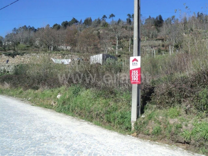 Terreno para Venda em Sande e São Lourenço Foto 1