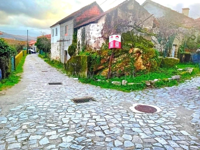 Moradia T1 para Venda em Loivos do Monte Foto 1