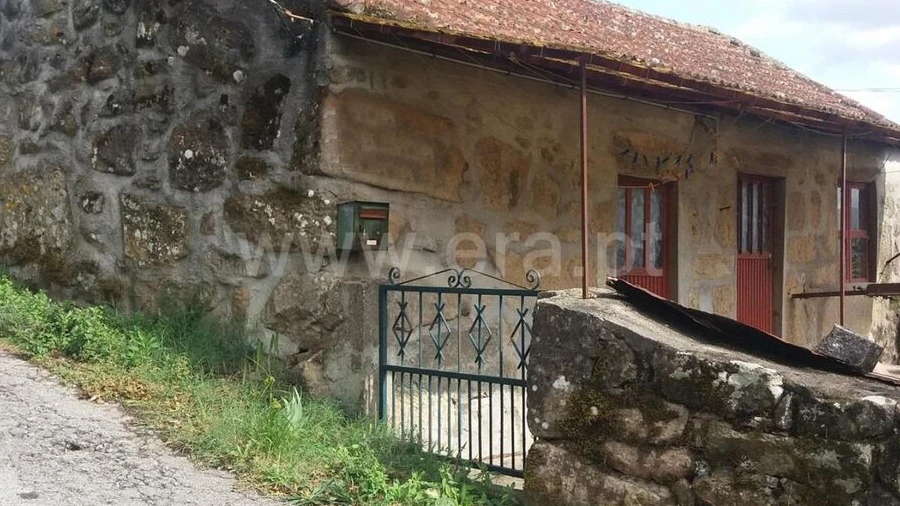 Moradia T1 para Venda em Sande e São Lourenço
