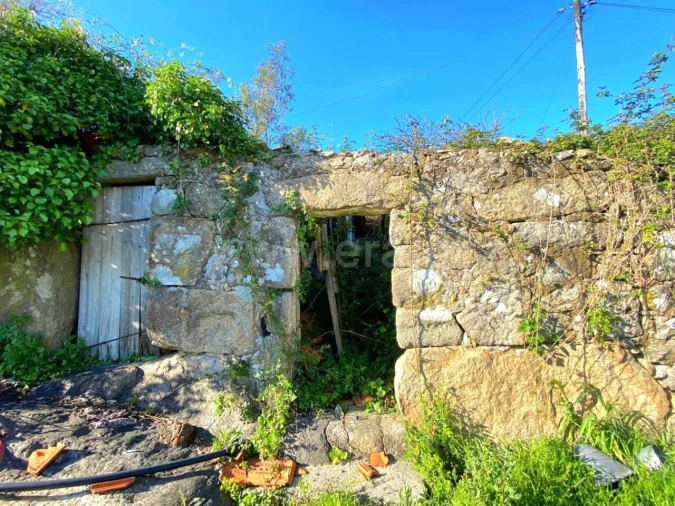 Moradia T0 para Venda em Penhalonga e Paços de Gaiolo Foto 1