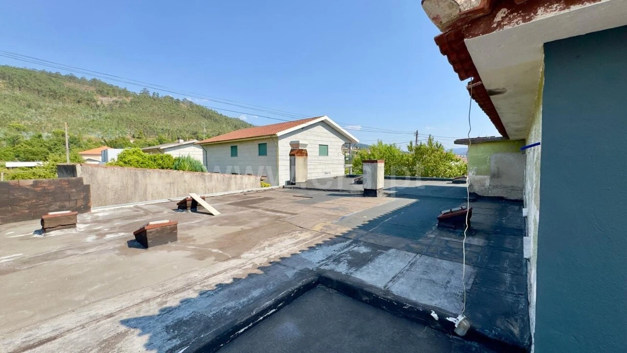 Moradia T2 para Venda em Alpendorada, Várzea e Torrão Foto 4