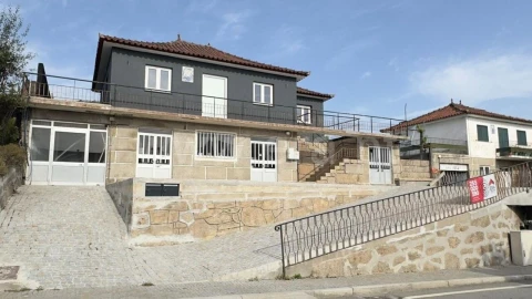 Moradia T2 para Venda em Alpendorada, Várzea e Torrão
