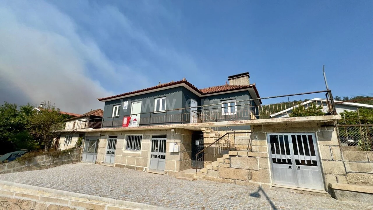 Moradia T2 para Venda em Alpendorada, Várzea e Torrão Foto 2